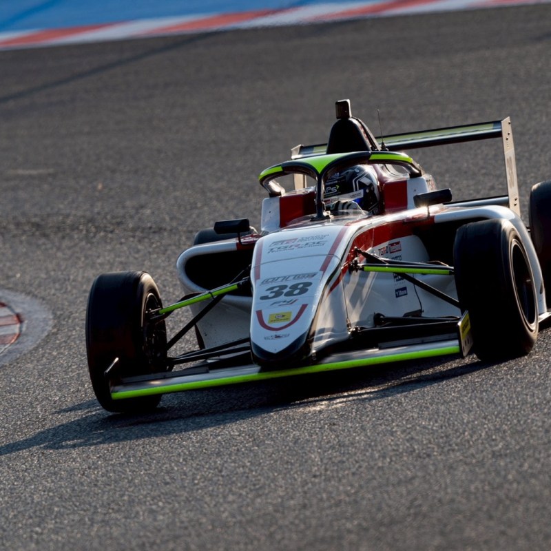 三浦柚貴がFIA-F4で3位表彰台を獲得！